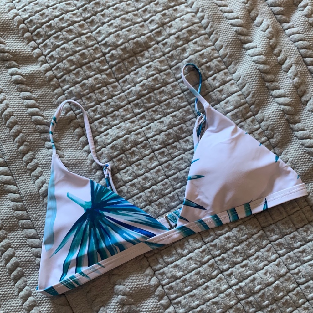 NWT White Tropical Bikini top